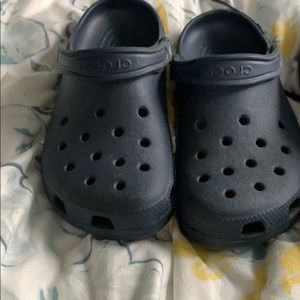 Size 9 navy blue crocs